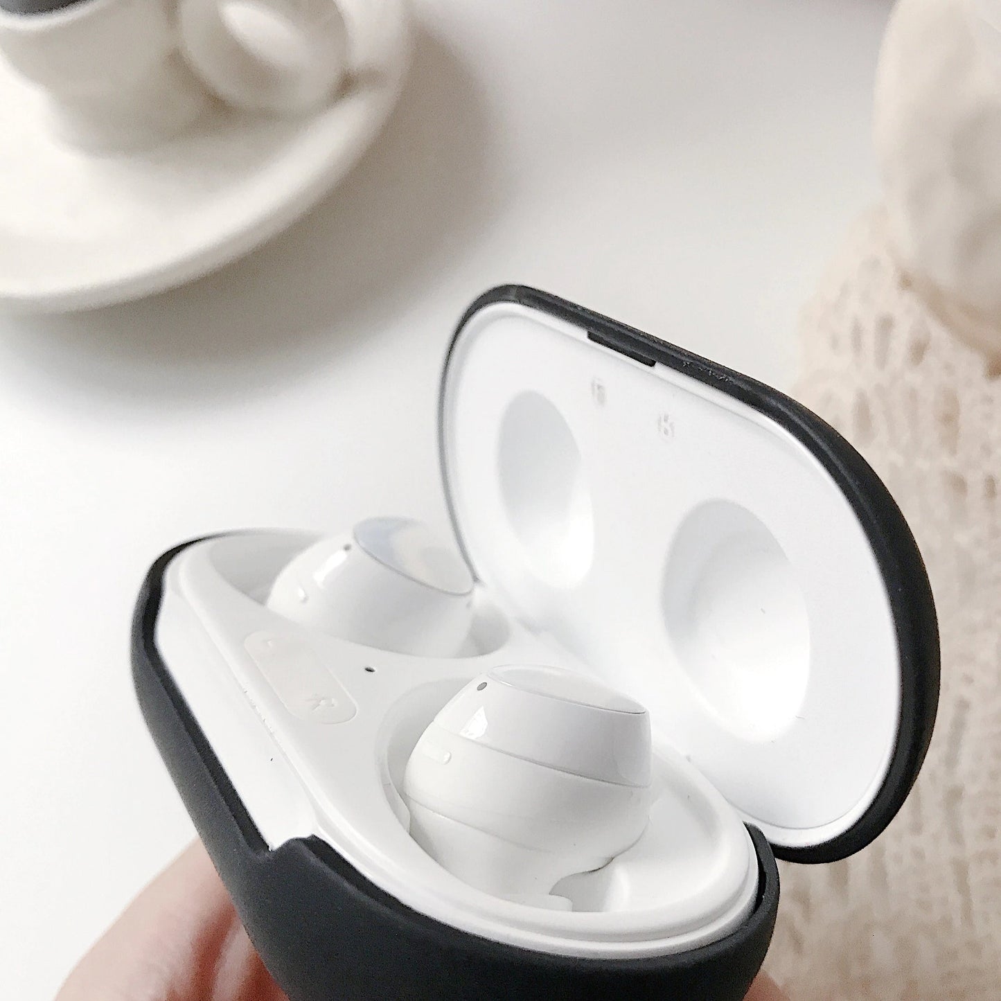 Casti wireless Bluetooth 5.0 cu Super Bass si microfon | Carcasa impermeabila incarcare rapida | Compatibile Android si iPhone