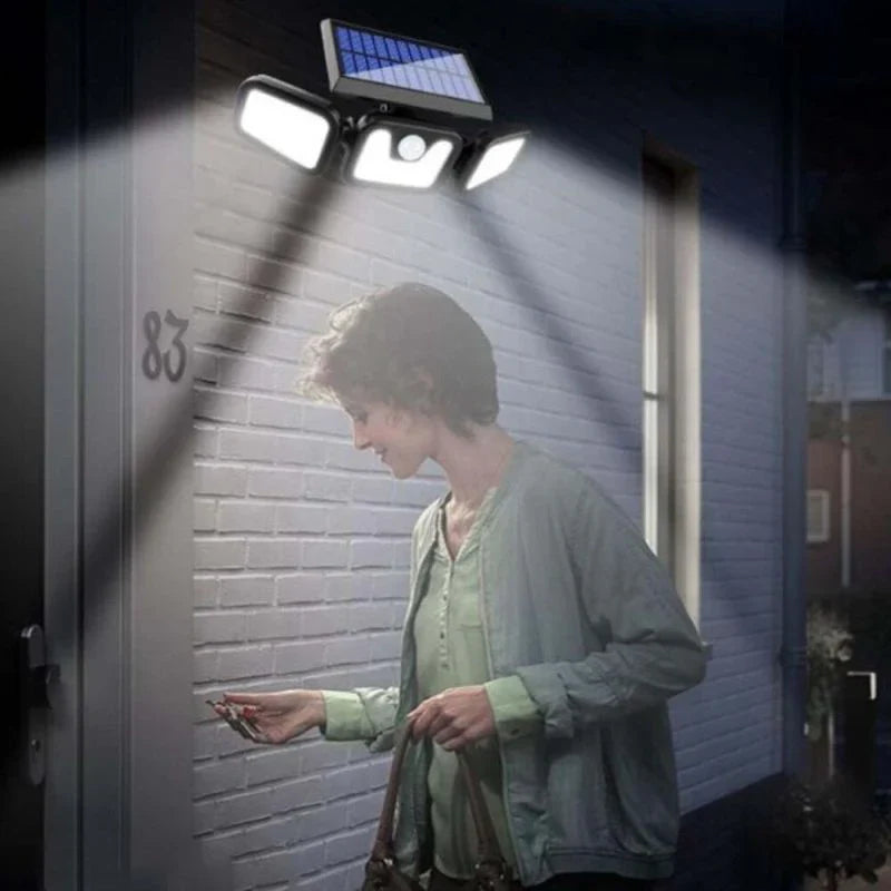 Proiector solar cu senzor 74 LED SMD 15W, IP65, lumina rece