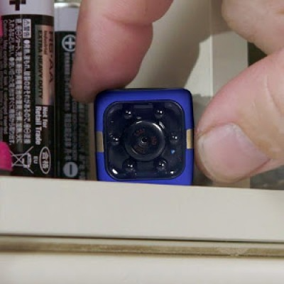 Camera de dimensiuni mici, cu senzor de miscare