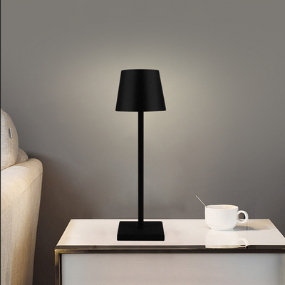 Lampa de masa Platinet 4W neagra IP44 37cm | Iluminat eficient pentru birou si spatii mici | Design modern, rezistenta la umezeala