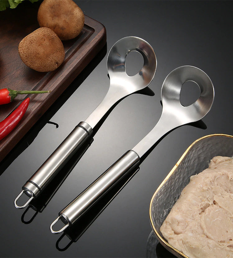 Lingura din inox cu gaura pentru chiftele 1+1 CADOU ,diferite compozitii, 24.5x6.5CM