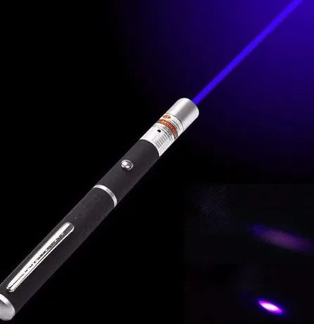 Laser de mare putere cu capete interschimbabile